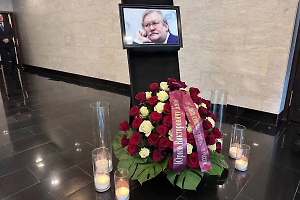 Звёзды кинематографа проигнорировали похороны режиссёра Кары