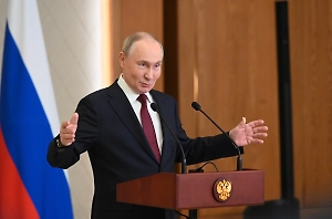 Путин пошутил о роботе-уборщике в Кремле