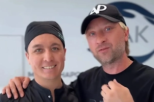 «Разрезы небольшие»: Пластический хирург раскрыл детали омолаживающей операции Плющенко