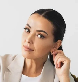 А фразы вроде «все мои бывшие были неадекватными» — классика жанра. Если его прошлая любовь — сплошной фильм ужасов, подумай, кто был режиссёром.