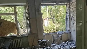 ВСУ обстреляли поликлинику в Новой Каховке, здание почти полностью уничтожено