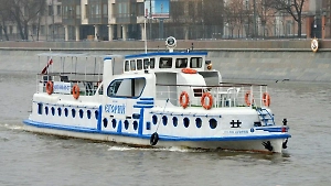 В московских Печатниках произошло возгорание прогулочного теплохода 