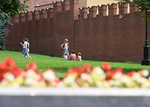 Вы сейчас отключитесь! Life.ru узнал у кардиолога тревожные предвестники обморока в жару