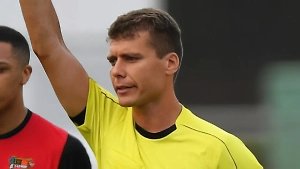 Девять российских футбольных судей заподозрили в получении взяток