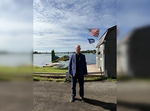 «Солнечно и красиво»: Дмитриев показал фото Аляски из иллюминатора самолёта