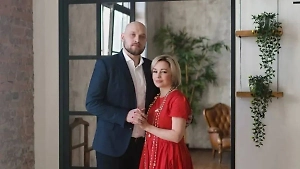 Пока карьера Булановой идёт в гору, её муж погряз в огромных долгах