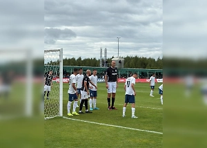 Экс-игрок НБА покорил российский футбол, став самым высоким в истории Кубка России