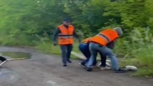 Сотрудники ФСБ задержали террориста в Удмуртии, переодевшись в коммунальщиков —   видео спецоперации
