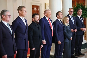 «Подхалимаж, угрозы и уловки»: Давление лидеров ЕС не сломило Трампа на пути к миру