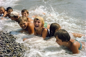 7 невероятно нелепых пляжных суеверий СССР, в которые верил каждый советский ребёнок