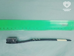 Россиянка сутки ходила с проглоченной зубной щёткой, которая «дошла» до кишечника