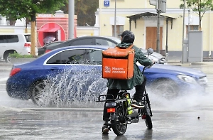 Беглов запретил мигрантам работать курьерами в Санкт-Петербурге