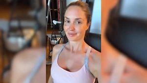 Беременная Агата Муцениеце записала видео для подписчиков с синяком на лице