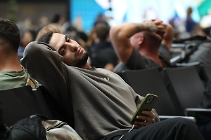 Ограничения сняты в аэропортах Волгограда и Казани, но введены в Пскове