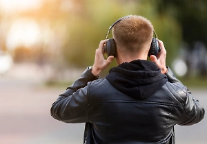 На Украине требуют заблокировать русские песни в Apple Music, Spotify, YouTube