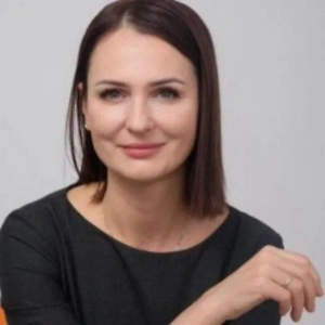 По букве закона подростки с 15 лет уже имеют право принимать решения относительно тех или иных медицинских вмешательств. С другой стороны, в медицине существуют операции, которые проводятся по показаниям, и те, что делаются по желанию пациента. В этом контексте, мне кажется, особенно важно учитывать пожелания подростков. 