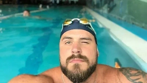 Организатор заплыва через Босфор опроверг сообщения о сигнале с чипа Свечникова