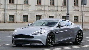 Бизнесмен Сергей Белюскин погиб, влетев в отбойник на Aston Martin в Москве
