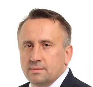 Хочу подчеркнуть важность сочетания молитвы с практическими действиями. Молитва — это не магический ритуал, а разговор с Богом и святыми, который должен сопровождаться активными действиями человека. Недостаточно просто просить о помощи — нужно проявлять усердие в работе, разумно планировать бюджет и избегать ненужных трат. Вера без дел мертва, как говорили святые отцы.