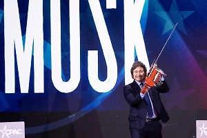 Протестующие забросали камнями кортеж президента Аргентины Милея