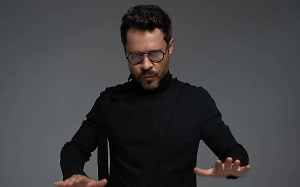 «Обожаю холодное оружие»: Деревянко рассказал о домашнем арсенале и любимом клинке