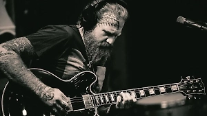 Экс-гитарист Mastodon Брент Хайндс погиб в аварии на мотоцикле