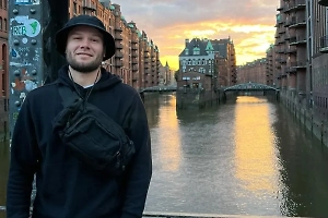 Польша начала депортировать украинцев после скандального концерта Макса Коржа