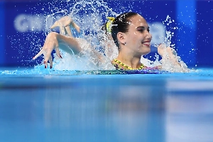 Синхронистка Гурбанбердиева чуть не порвала рот брекетами во время выступления