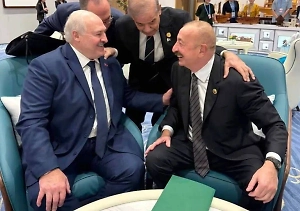 В России одним словом высказались о фото смеющихся Лукашенко и Алиева