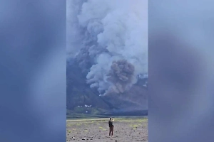 На Камчатке показали эффектные кадры проснувшегося впервые за 500 лет вулкана Крашенинникова