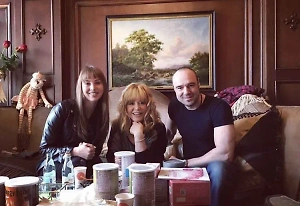 Диброву посоветовали сделать тест на отцовство после фото жены 9-летней давности с Пугачёвой