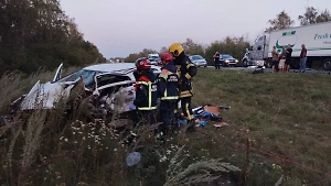 В аварии в Саратовской области женщина и двое детей погибли, четверо пострадали