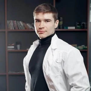 Для людей, у которых есть хронический гастрит, пить воду с лимоном с утра чревато развитием эрозий. Если принимать такой напиток долго, то остальные факторы могут ускорить болезнь до атрофического гастрита. Это бывает нечасто, но дополнительная кислотность на пустой желудок может сильно раздражать ЖКТ.