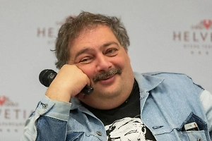 Следствие просит заочно арестовать Дмитрия Быкова* за фейки об армии