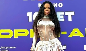 40-летняя певица Бьянка заявила, что её сердце занято, но она свободна