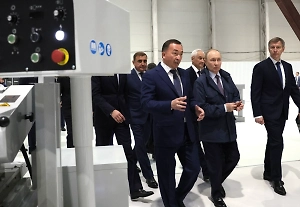 Путину в Перми доложили об использовании российских роботов в ОПК