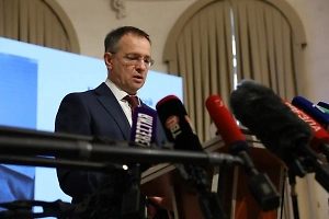 «‎Они отвлекают!» Мединский запретил родителям возмущаться из-за табу на телефоны в школах