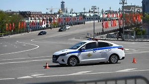 В центре Москвы мотоциклист въехал в бордюрный камень и погиб