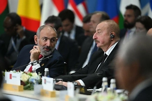 Алиев и Пашинян провели переговоры на полях саммита ШОС в Китае