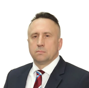 Данные действия не только наносят материальный ущерб, но и демонстрируют глубокое неуважение к системе образования, труду учителей и базовым ценностям нашего общества. Это не детская шалость, это серьёзный социальный вызов. За подобными видео часто стоят деструктивные силы, которые пытаются расшатать нравственные устои нашей молодёжи. Мы обязаны на это решительно реагировать.