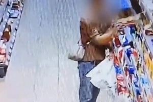 Россиянка за раз похитила более 200 плиток шоколада и съела их