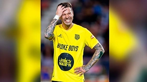 Иисус и голубь: Футболисту Смолову предрекли проблемы с «ворами в законе» в тюрьме из-за тату