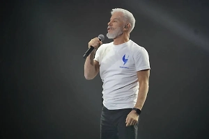 Мошенника, который развёл Олега Газманова на деньги, оставили СИЗО