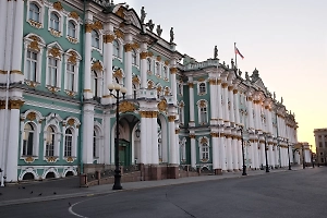 В Петербурге Эрмитаж эвакуировали из-за сообщения об угрозе безопасности