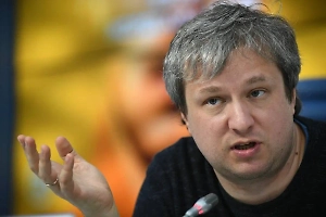 На сбежавшего из России кинокритика Антона Долина* завели уголовное дело