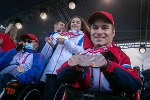 «Это большое событие»: В Госдуме отреагировали на возвращение флага и гимна российским паралимпийцам