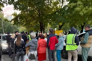 В Харькове семь экипажей полиции и военкомы пытались мобилизовать парня, его отбивали прохожие