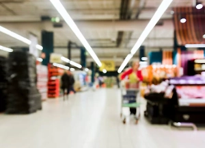 Чуть не стошнило: Россиянка нашла червей в популярных конфетах