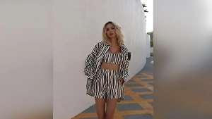 Украинцы разгневались на Лободу за промо-ролик с российским мемом «Мама, вызывай такси»