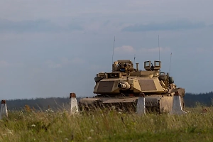 «Это редкость»: Российские дроноводы засекли танк Abrams под Херсоном